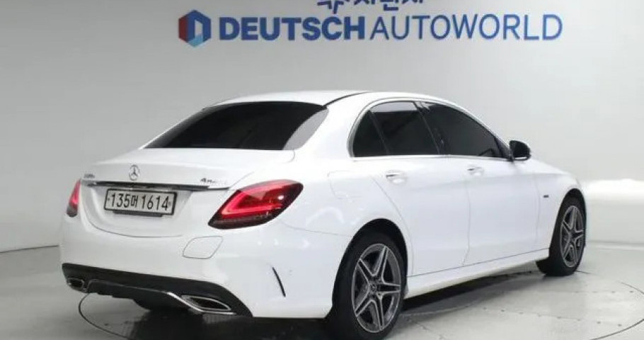 Mercedes-Benz C-Class 