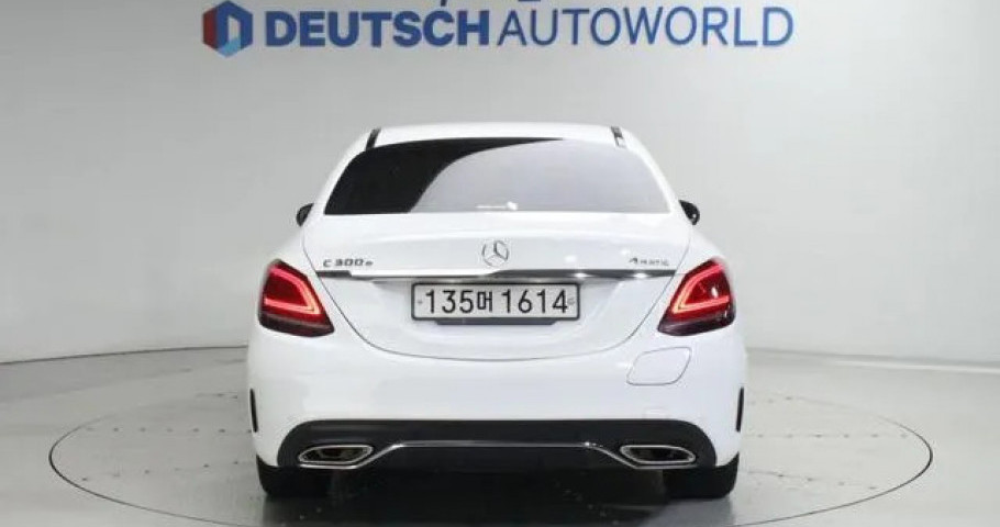 Mercedes-Benz C-Class 
