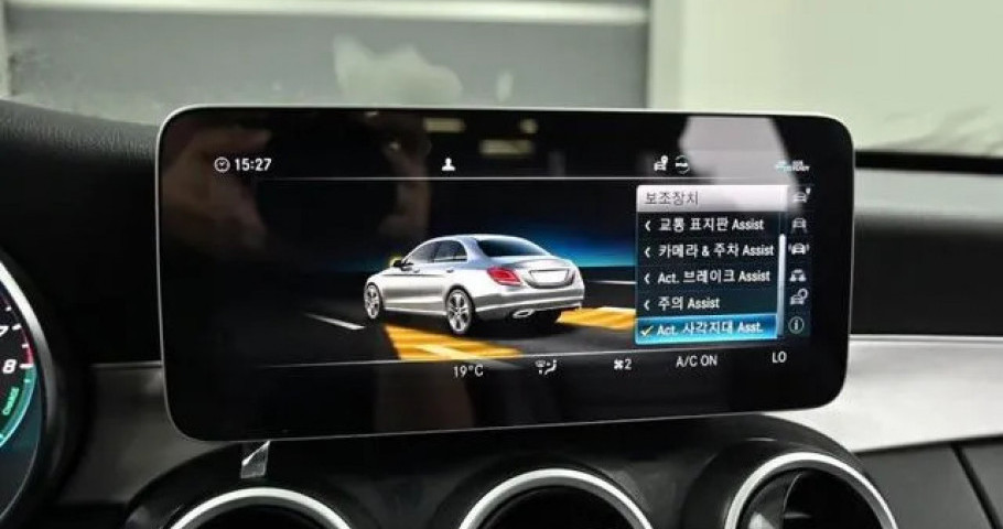 Mercedes-Benz C-Class 