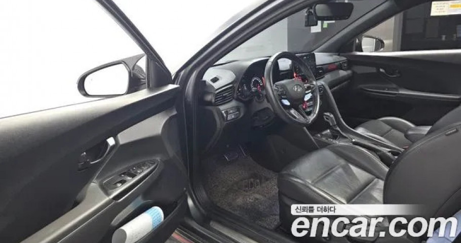 Hyundai Veloster 