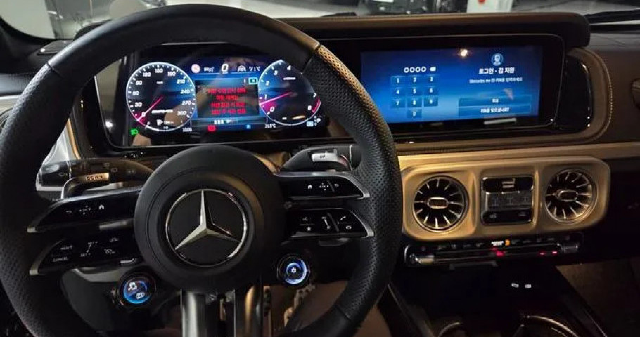 Mercedes-Benz G-Class 
