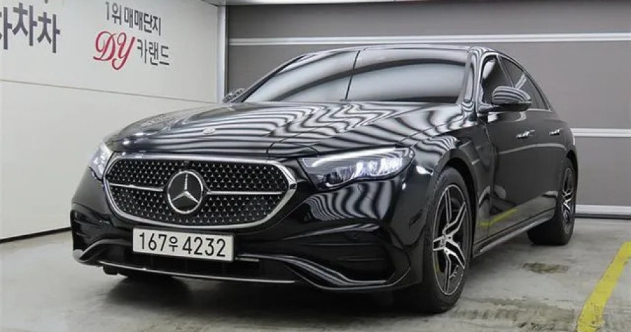 Mercedes-Benz E-Class 