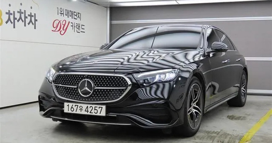 Mercedes-Benz E-Class 