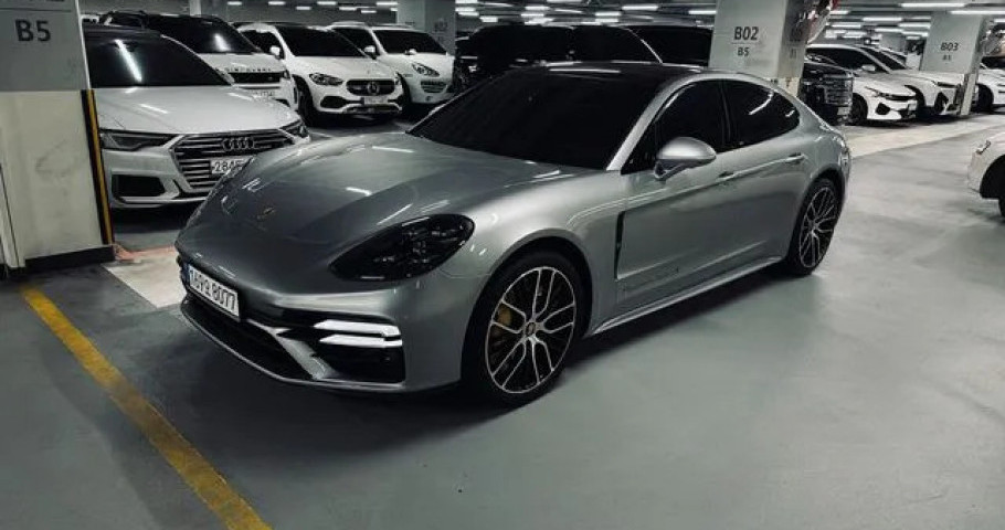 Porsche Panamera 