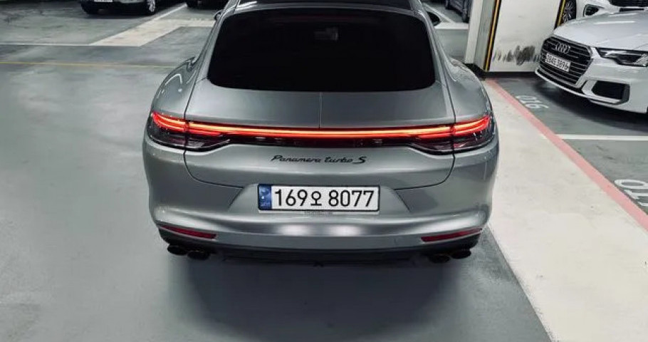 Porsche Panamera 