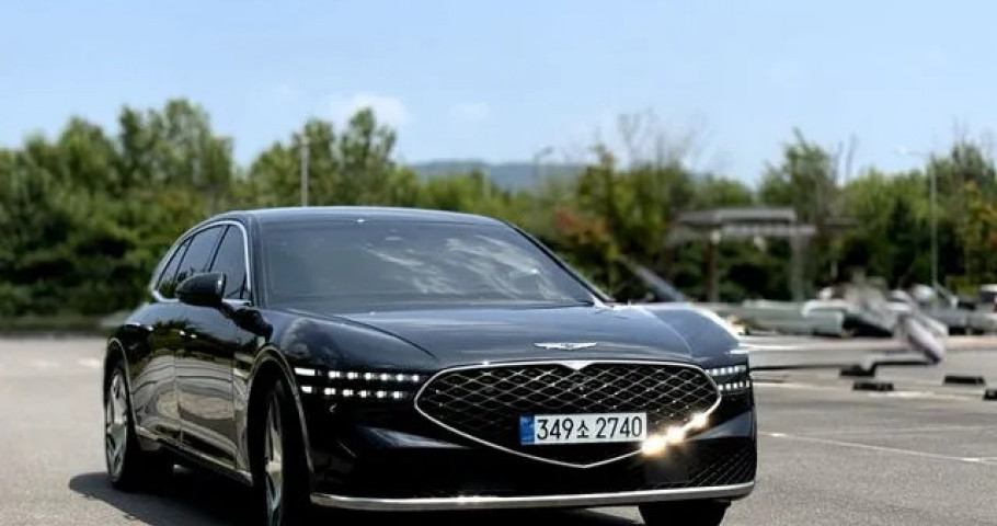 Genesis G90 