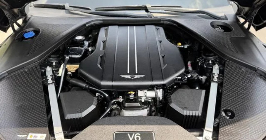 Genesis G90 