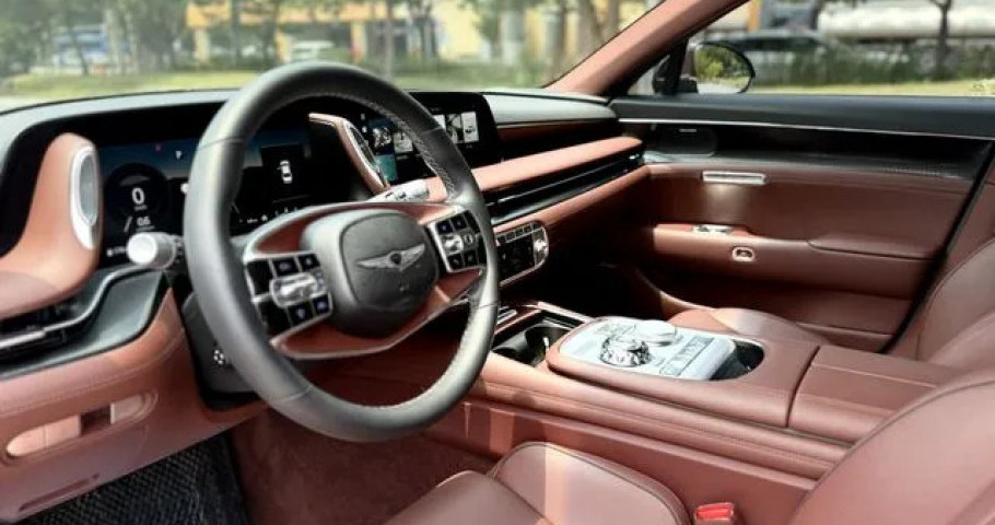 Genesis G90 
