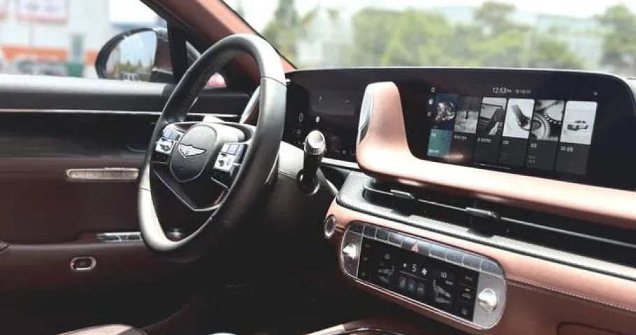 Genesis G90 