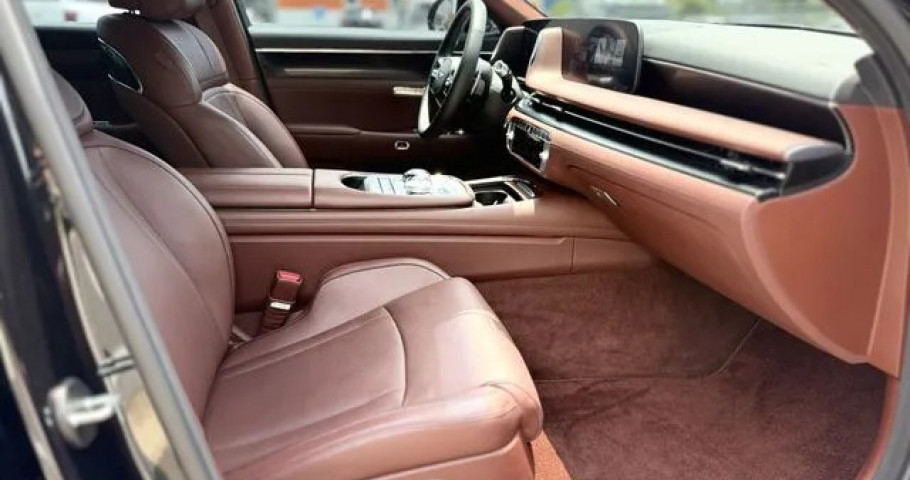 Genesis G90 