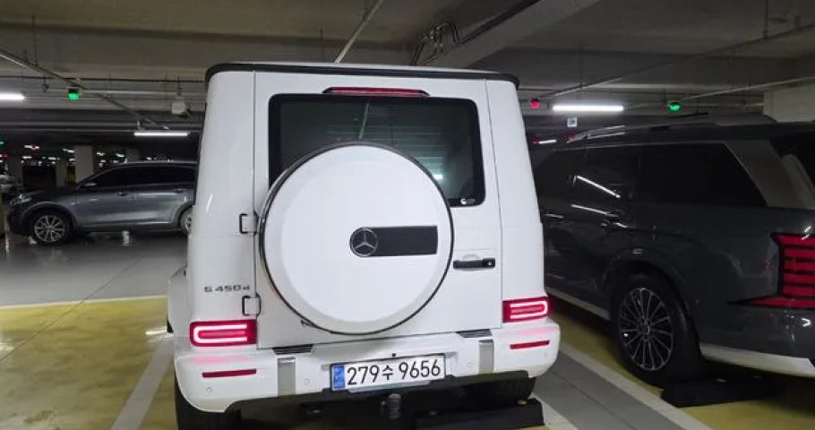 Mercedes-Benz G-Class 