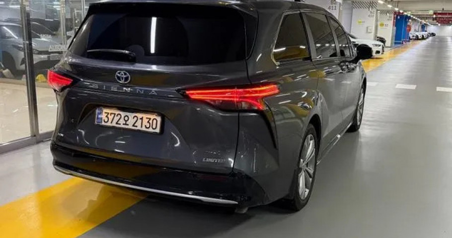 Toyota Sienna 