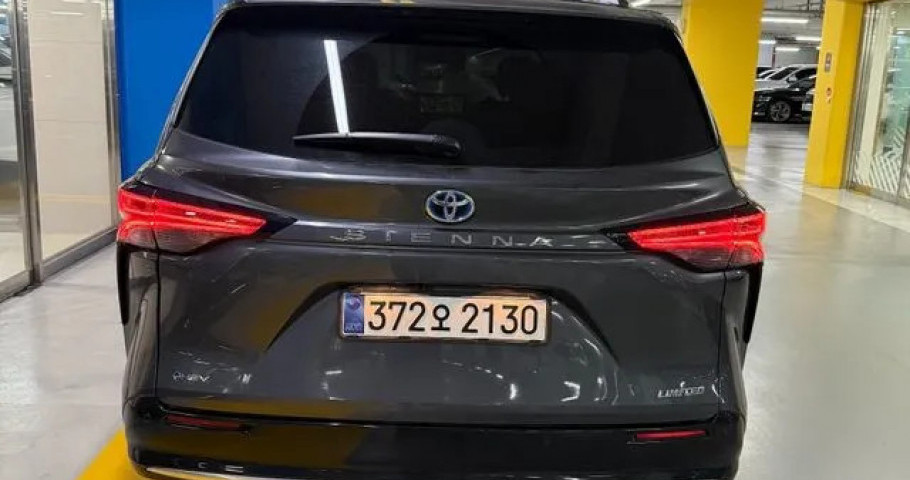 Toyota Sienna 