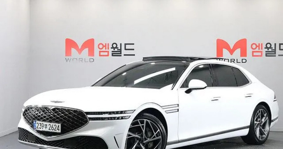 Genesis G90 