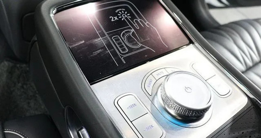 Genesis G90 