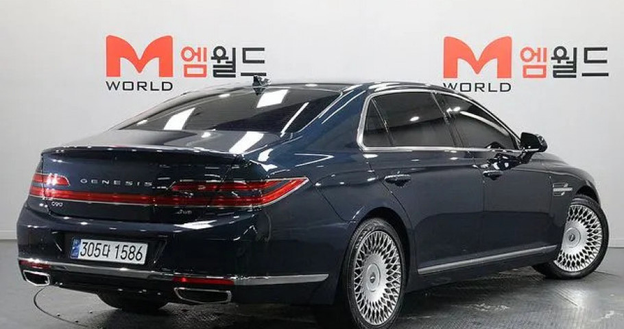 Genesis G90 