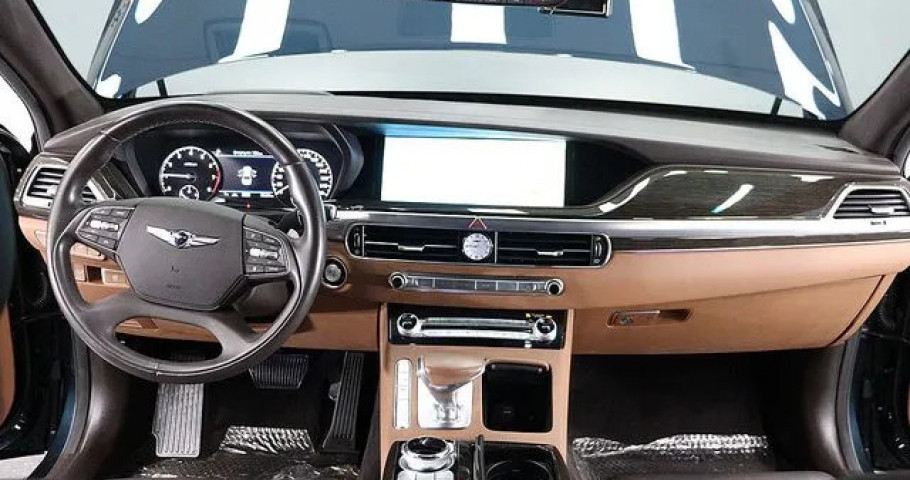 Genesis G90 