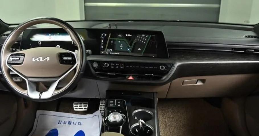 Kia K8 