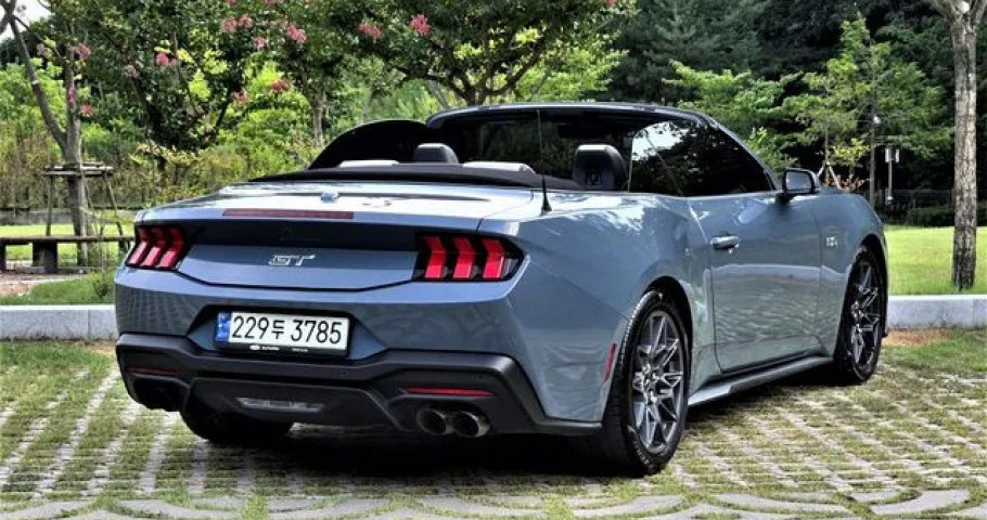 Ford Mustang 