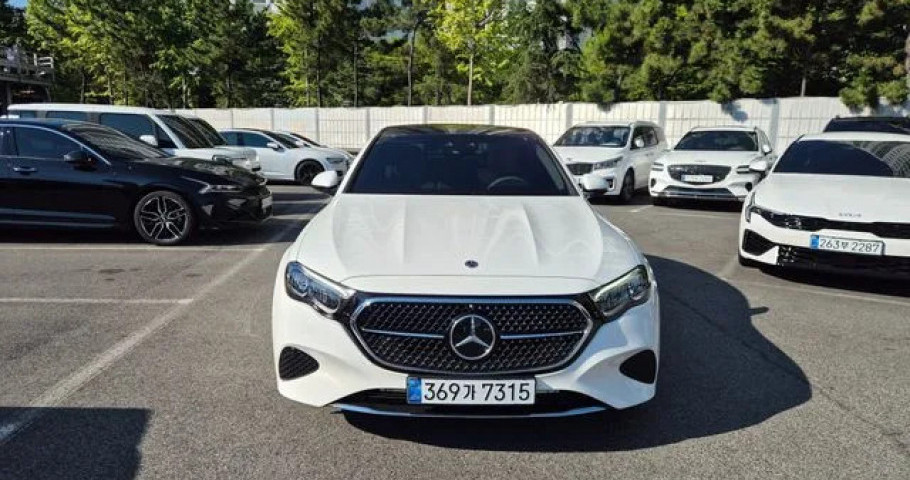 Mercedes-Benz E-Class 