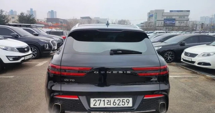 Genesis Gv70 