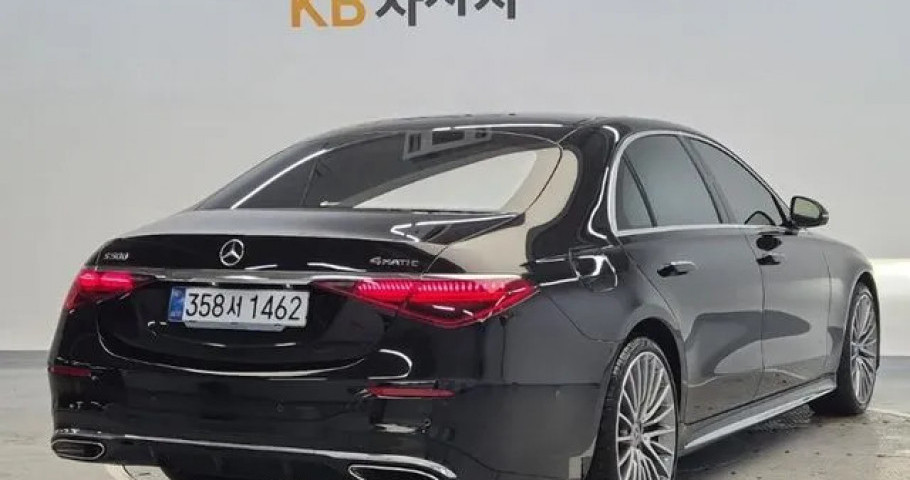 Mercedes-Benz S-Class 