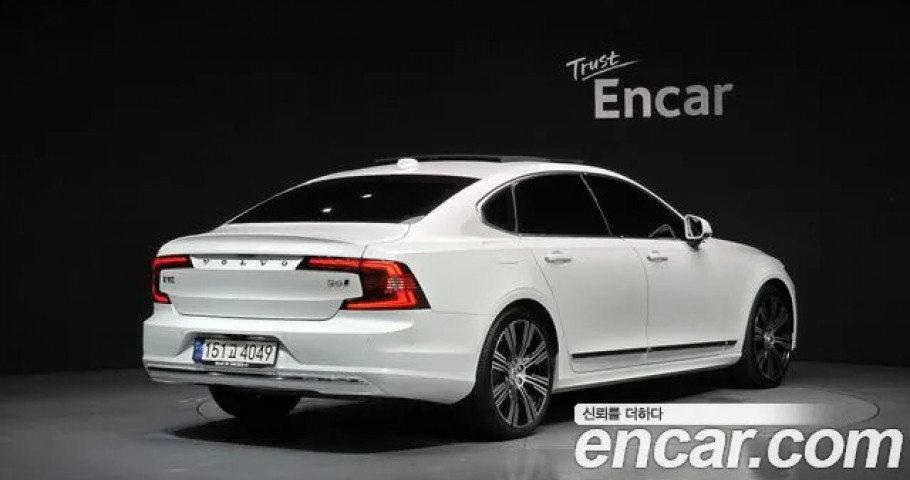 Volvo S90 