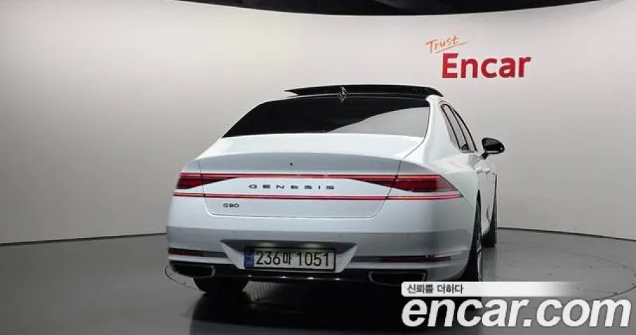 Genesis G90 
