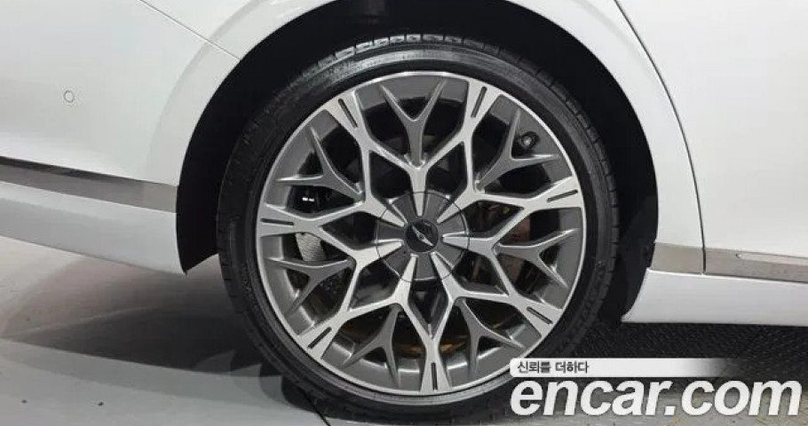 Genesis G90 