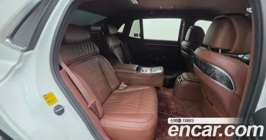 Genesis G90 