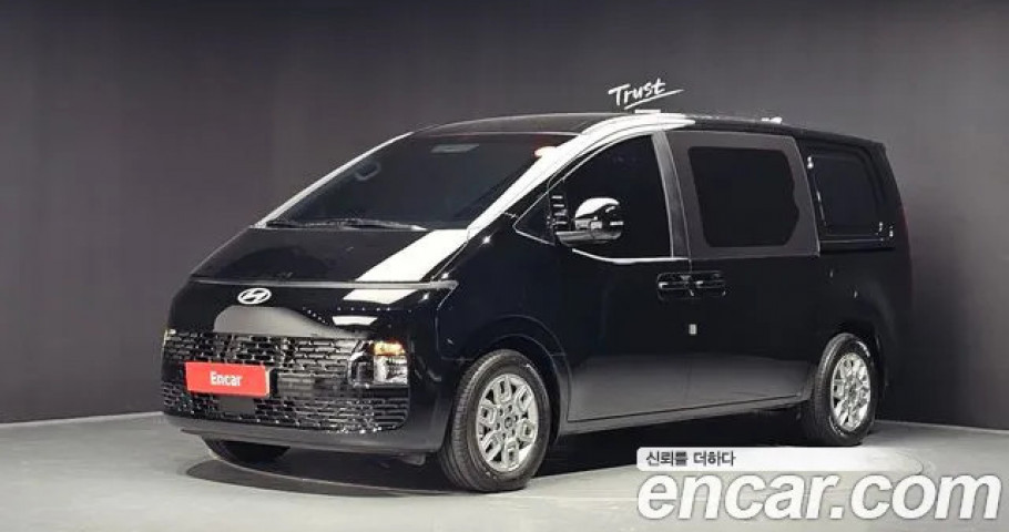 Hyundai Staria 