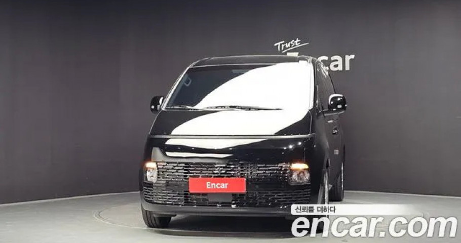 Hyundai Staria 