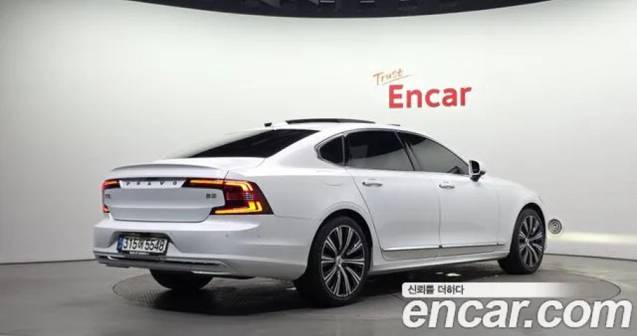 Volvo S90 