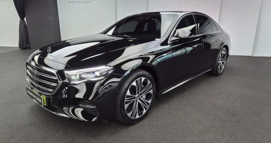 Mercedes-Benz E-Class 