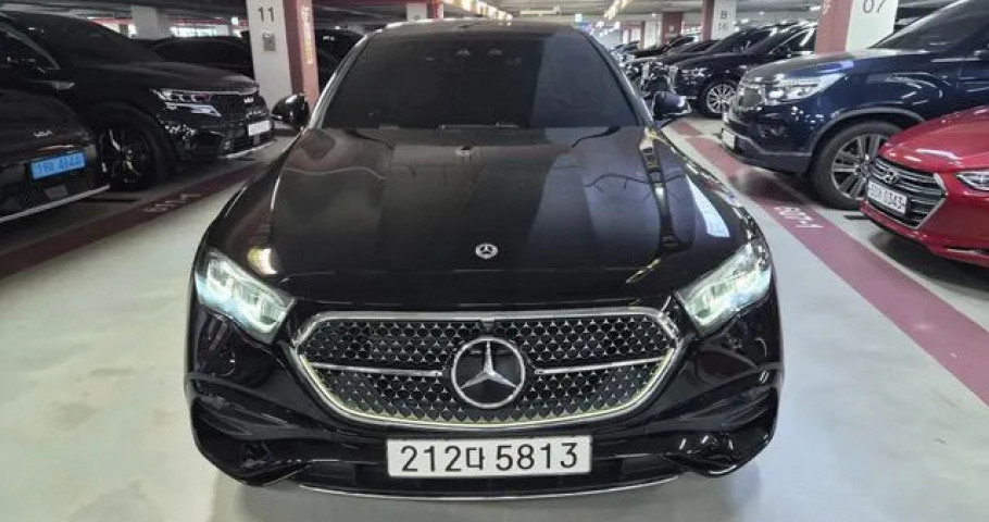 Mercedes-Benz E-Class 