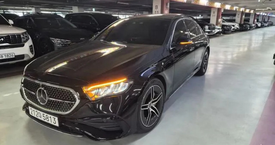 Mercedes-Benz E-Class 