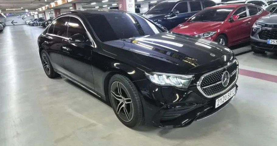 Mercedes-Benz E-Class 