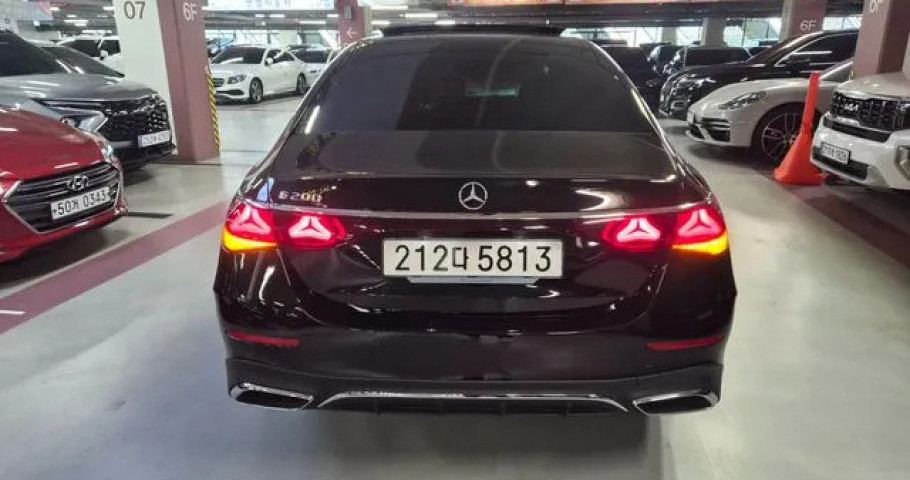 Mercedes-Benz E-Class 