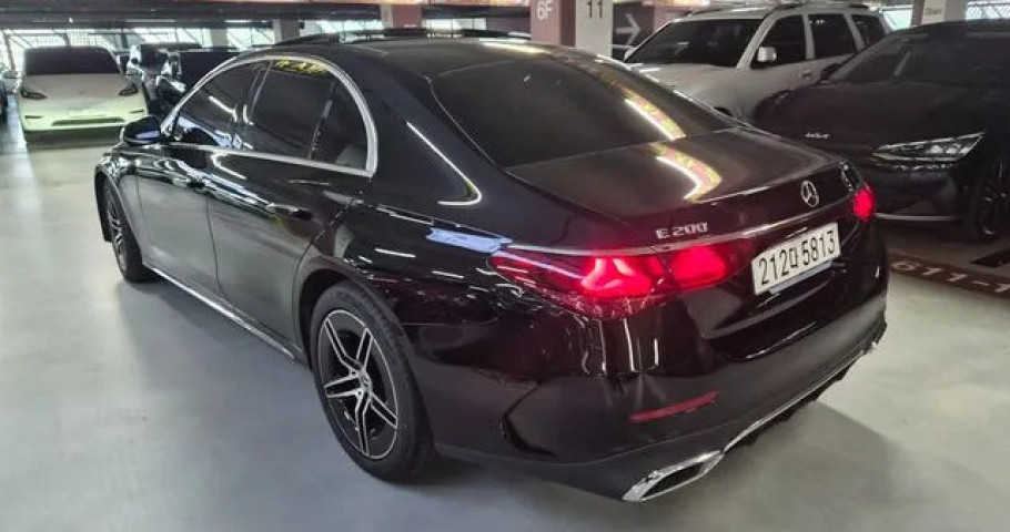 Mercedes-Benz E-Class 