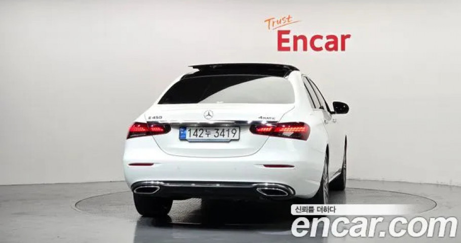 Mercedes-Benz E-Class 