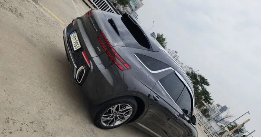 Genesis Gv70 