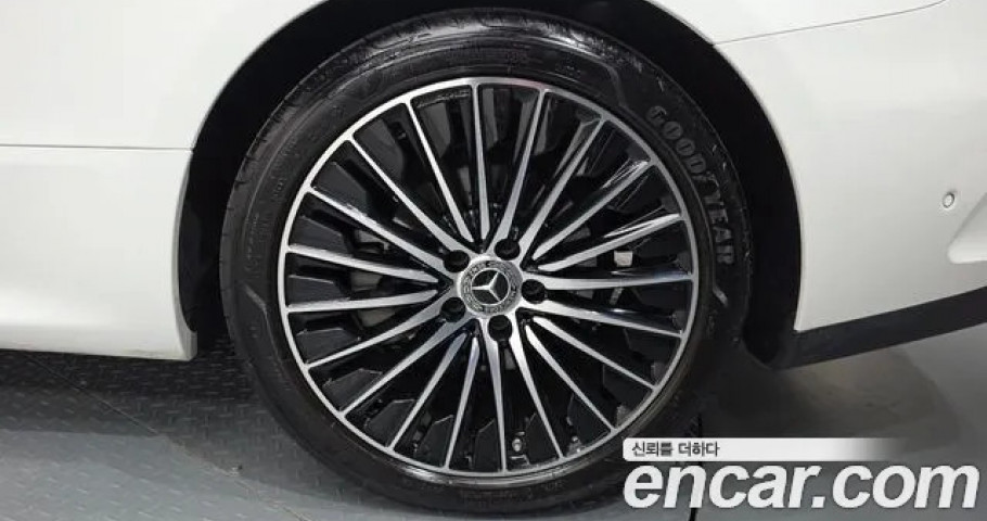 Mercedes-Benz Cle-Class 