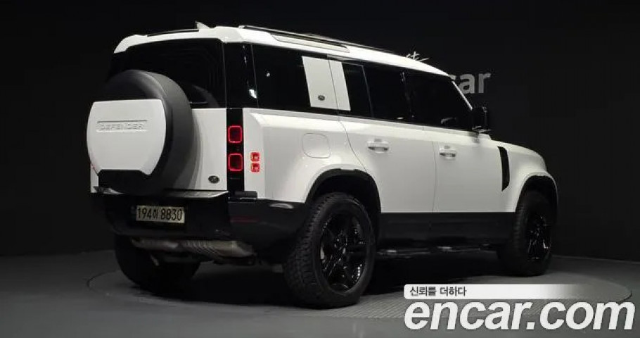 Land Rover Defender 