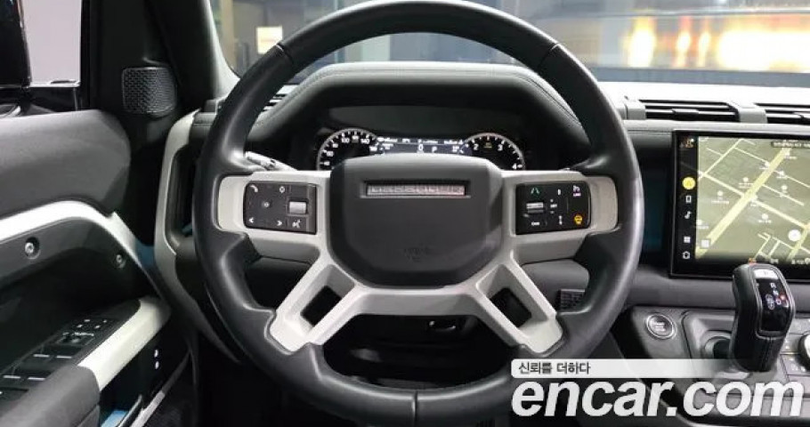 Land Rover Defender 
