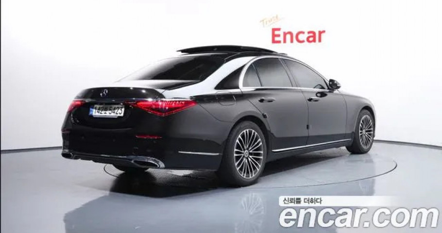 Mercedes-Benz S-Class 