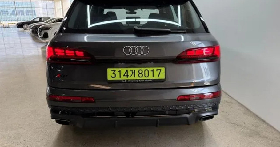 Audi Q7 