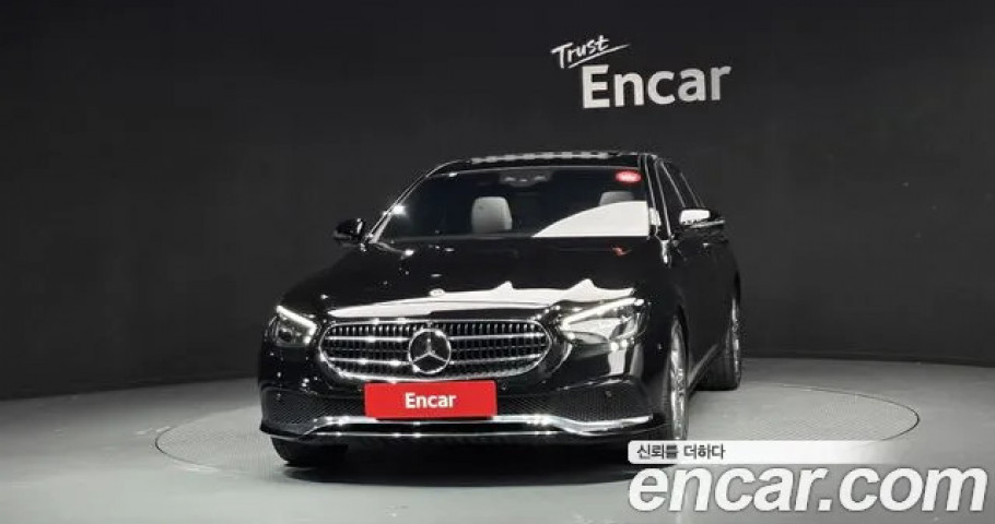 Mercedes-Benz E-Class 