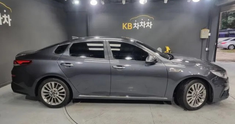 Kia K5 