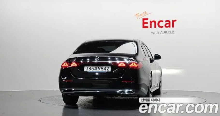 Mercedes-Benz E-Class 