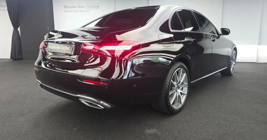 Mercedes-Benz E-Class 